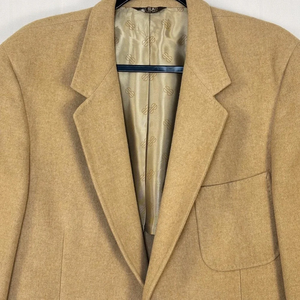 Vintage Bill Blass Camel Hair Two Button Blazer Sportcoat Tan Crest Buttons 42R